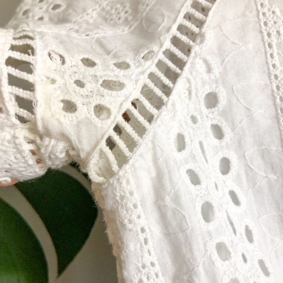 J.O.A. Size Small White Lace Open Back Romper! - Picture 4 of 9